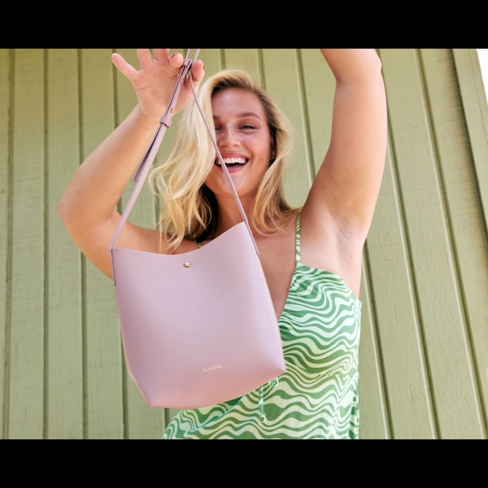 NWT Samara pink shoulder bag